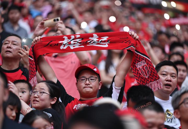 爱游戏-成都蓉城发布备战花絮；赛后强势反弹；葡超任务艰巨；训练强度明显提升的简单介绍